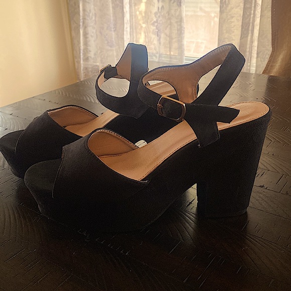 Notch This Again Platform Heels - Picture 8 of 10